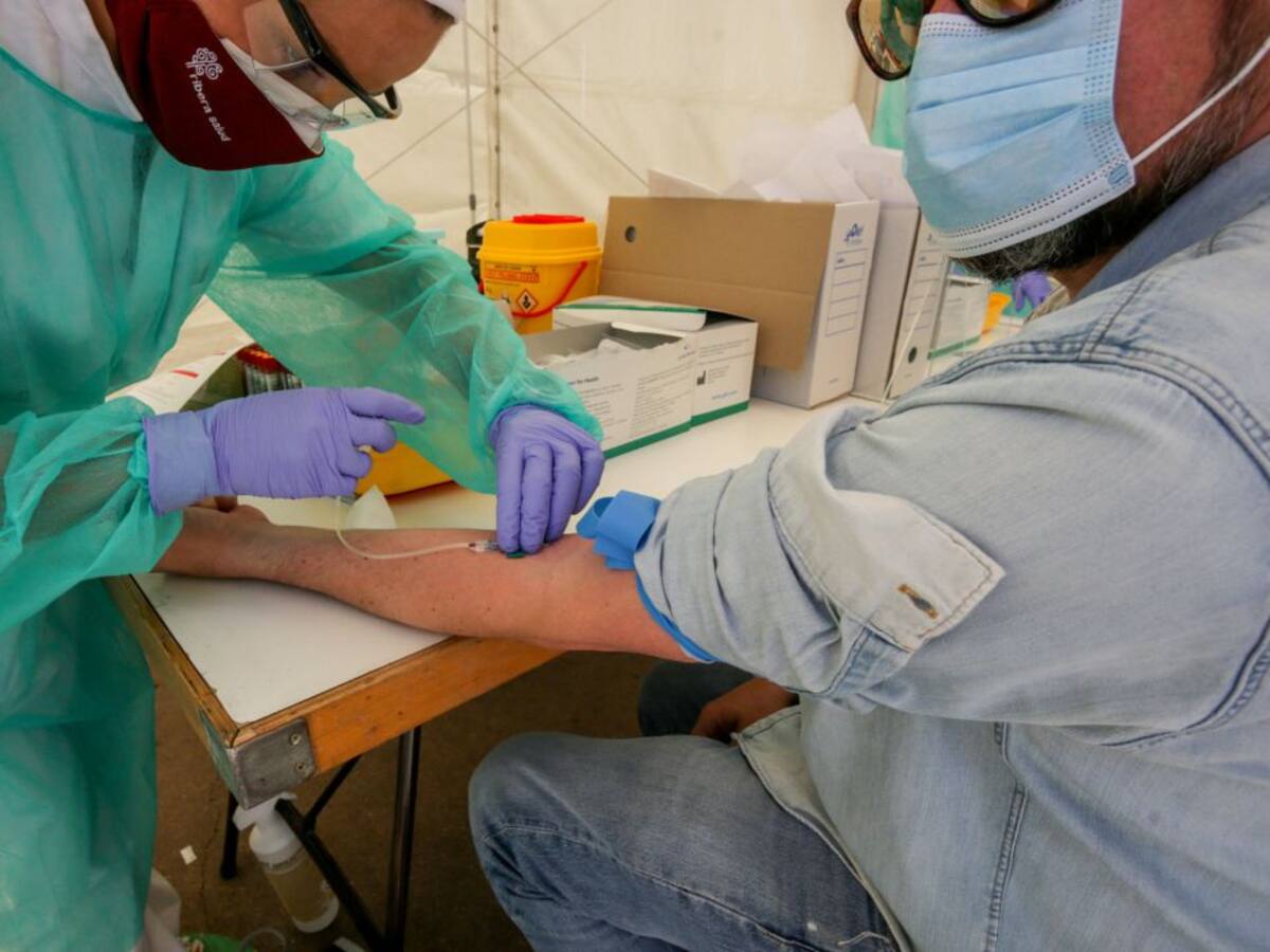 Getafe y Leganés exigen test a Díaz Ayuso