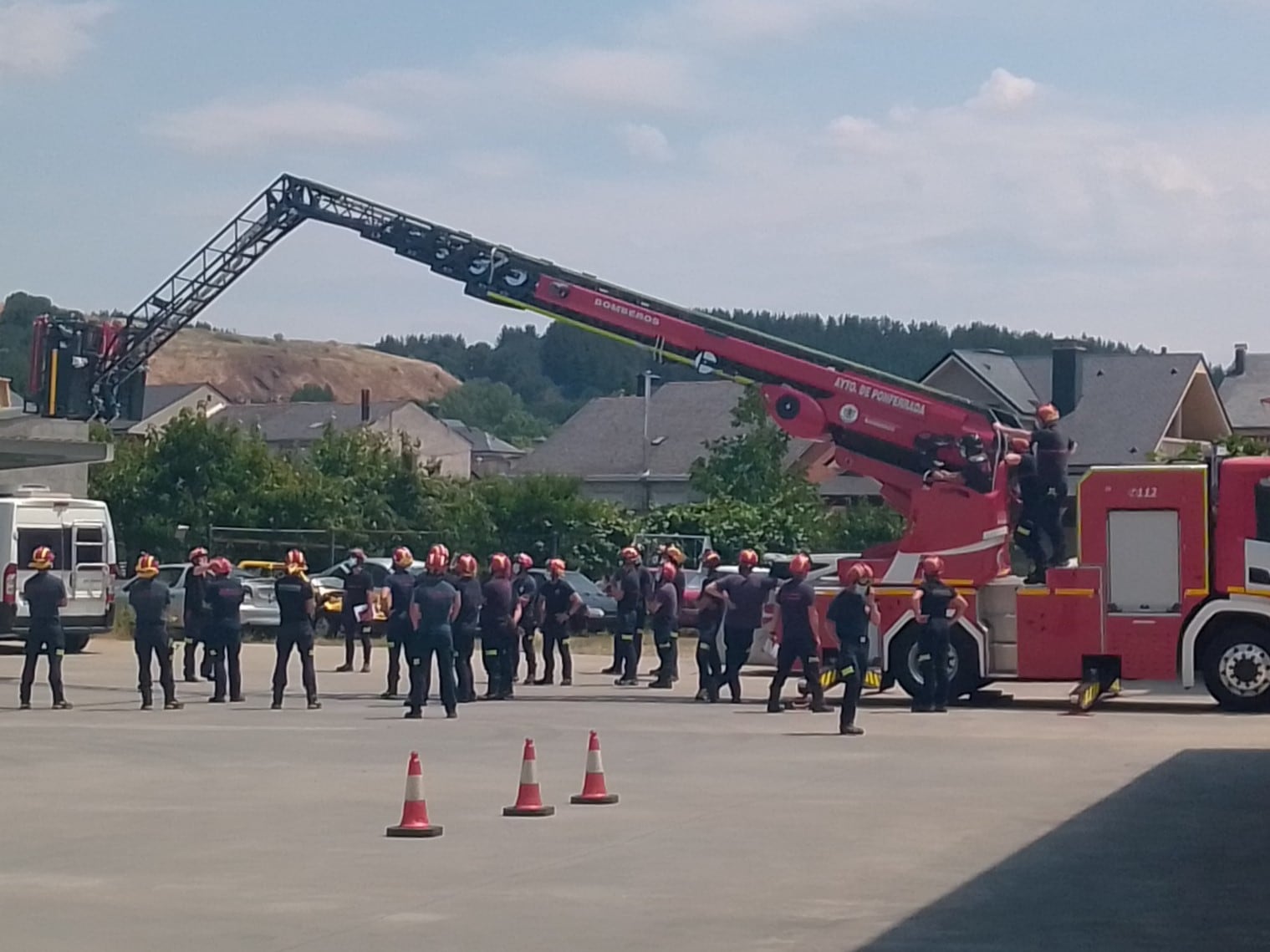 Bomberos en una formación