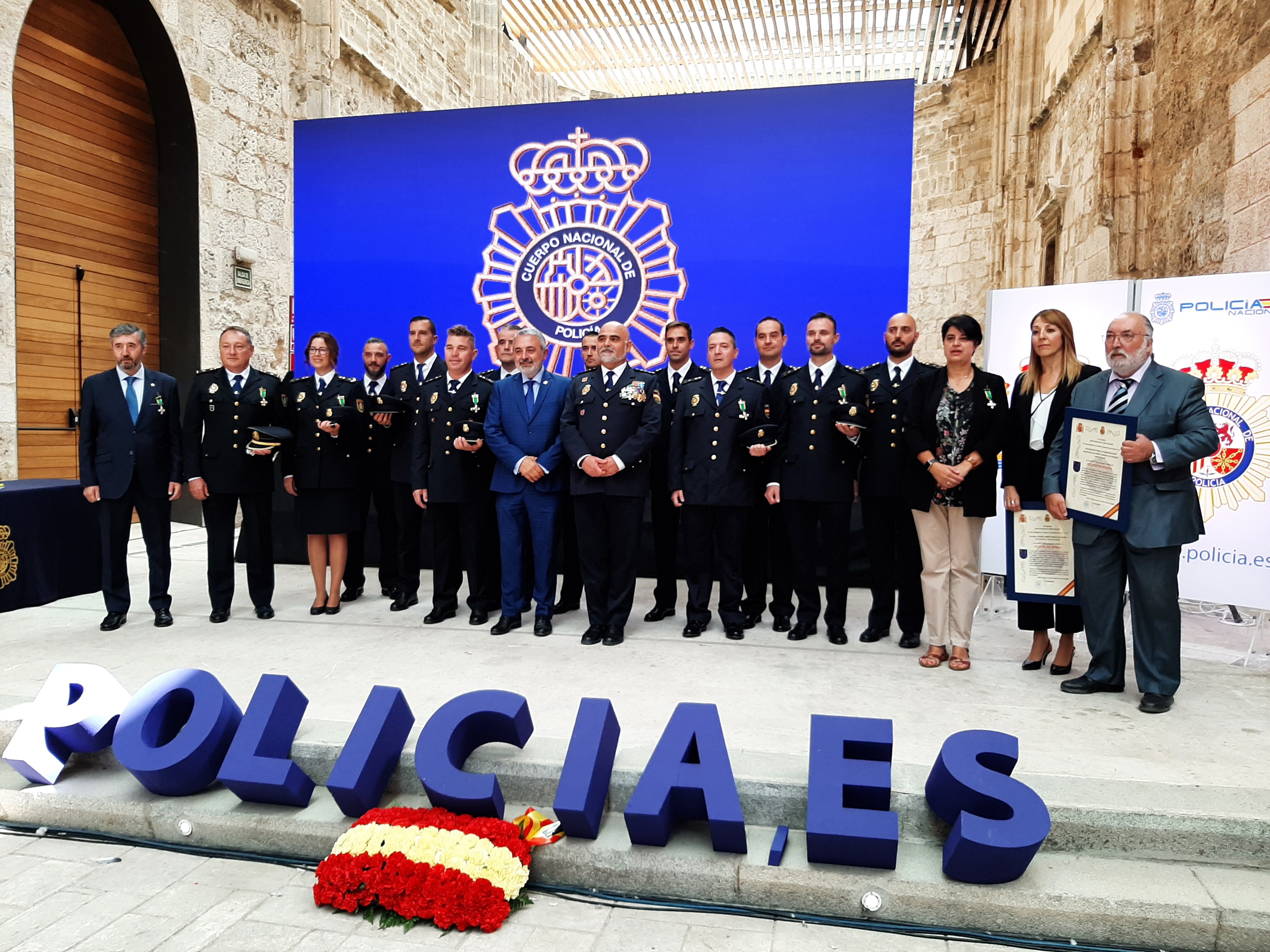 Foto de grupo en los actos de la Policía Nacional.