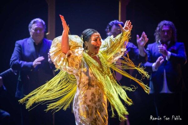 Manuela Carpio actúa en el Teatro Alameda