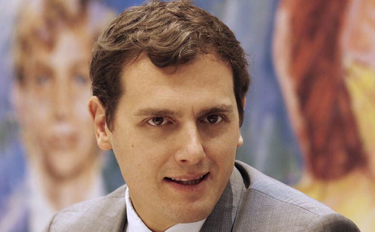 El presidente de Ciudadanos y candidato de este partido a la Presidencia del Gobierno, Albert Rivera, participa en un almuerzo coloquio en el Club Siglo XXI. 