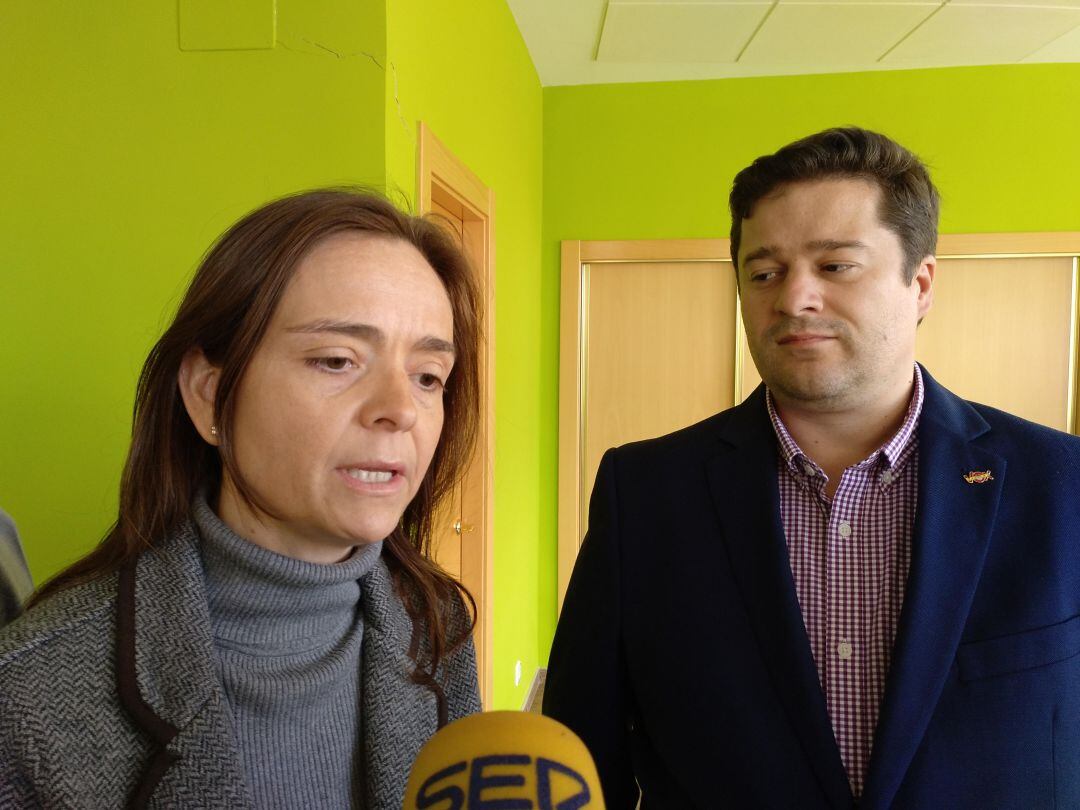 Georgina Trías junto a German Sánchez en la sede de ASAJA
