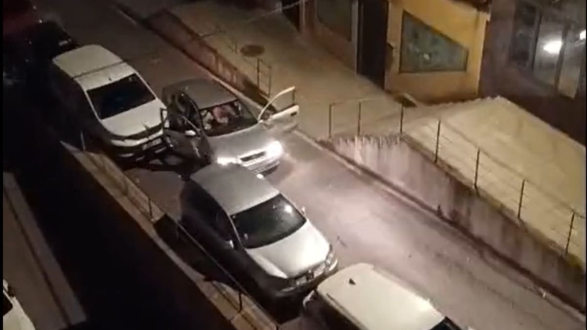 Un conductor provoca daños en hasta ocho vehículos estacionados en Toledo: La Policía investiga los hechos