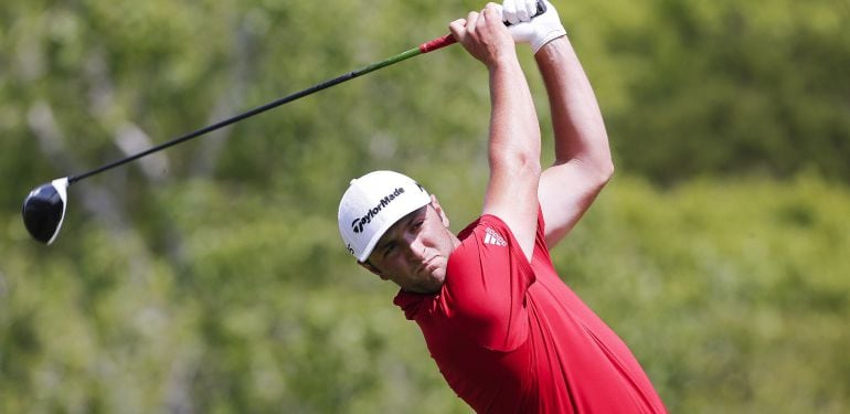 Jon Rahm realiza un golpe durante la ronda final del PGA Tour Dell Match Play en Austin, Texas