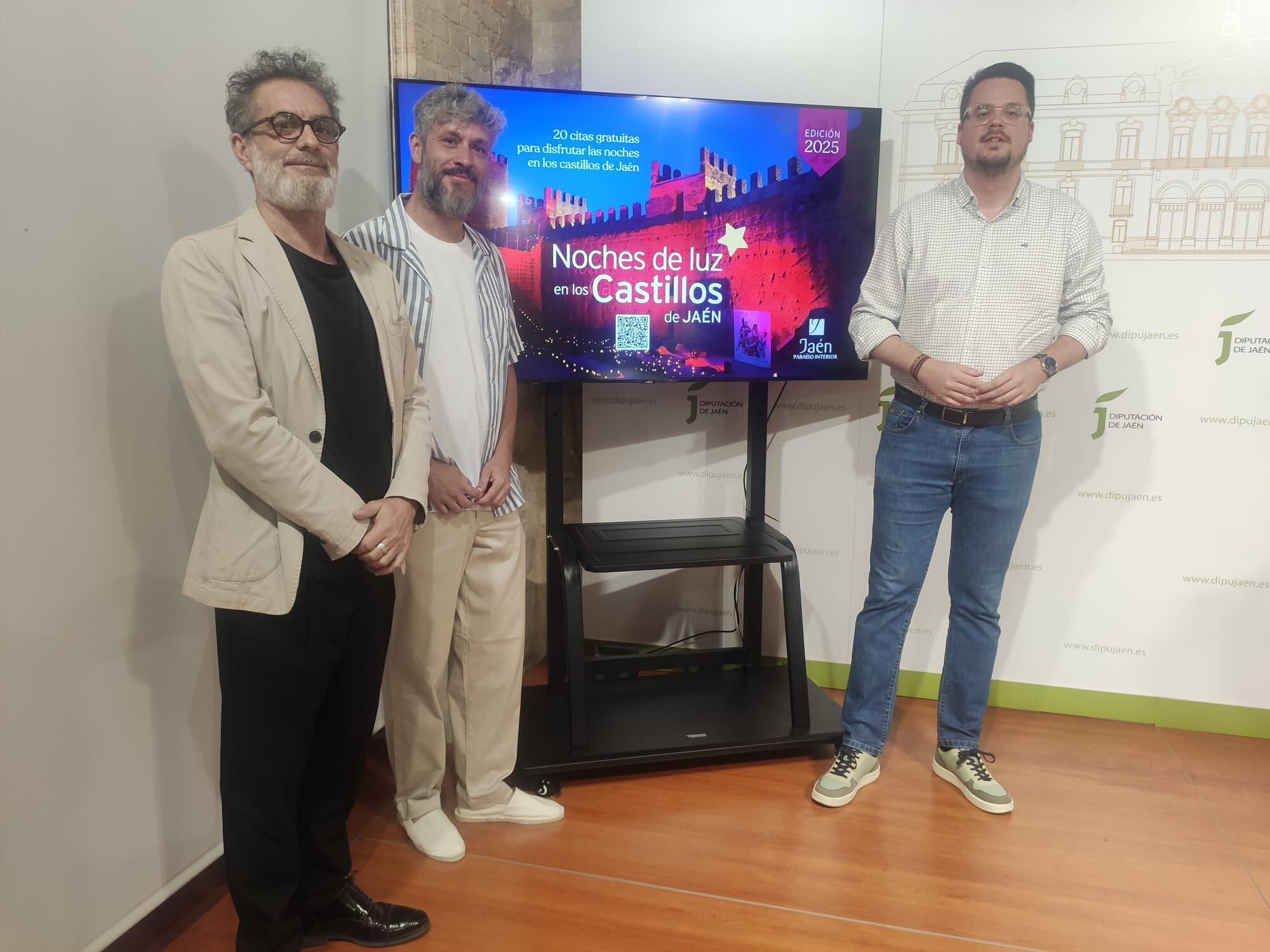 Juanra Canovaca, Daniel Ariza y Francisco Javier Lozano en la presentación de Noches de Luz en los Castillos de Jaén.