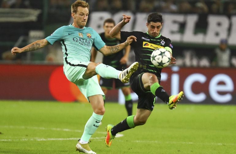 Ivan Rakitic, durante el partido ante el Gladbach  