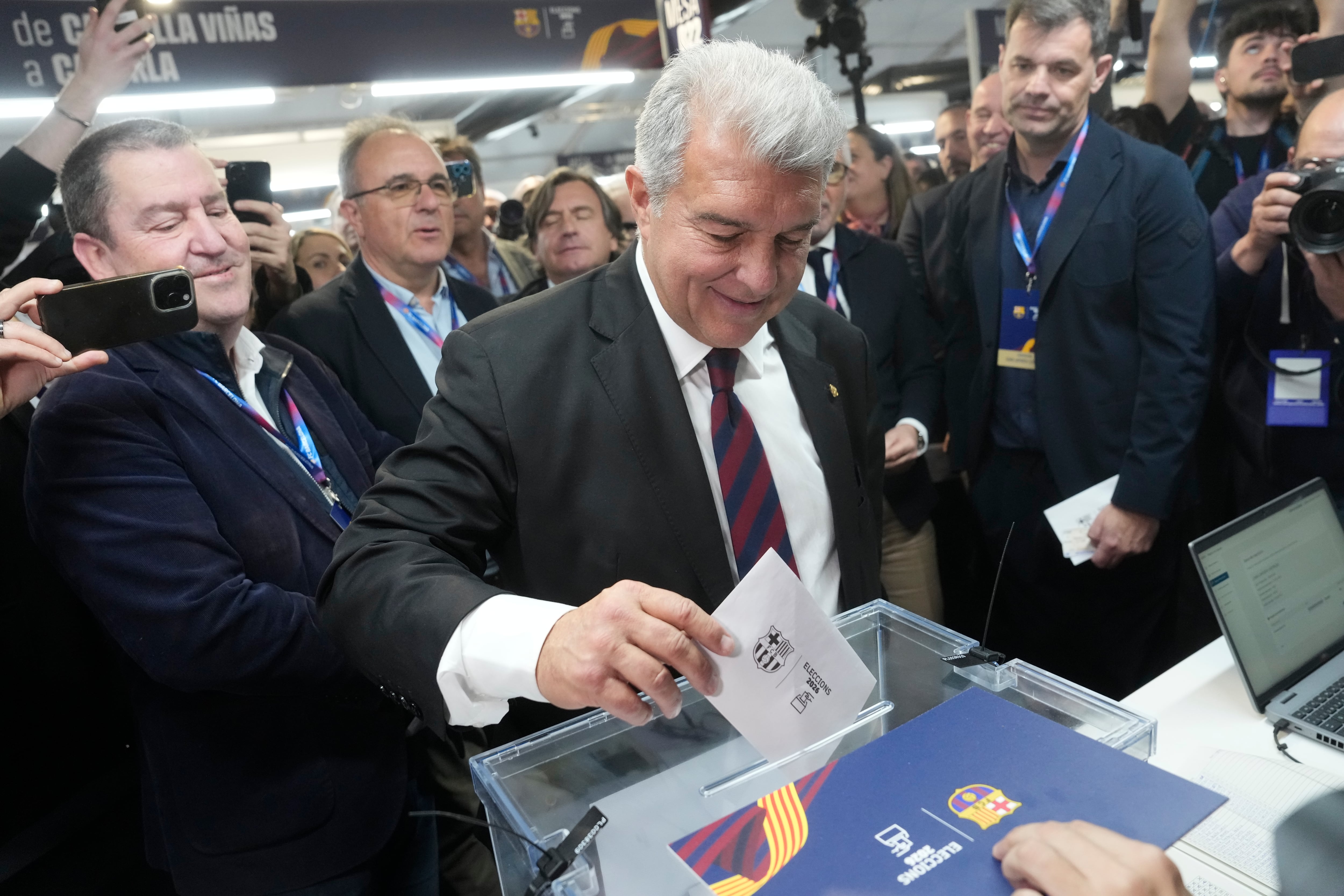Joan Laporta vota en las elecciones a la presidencia del FC Barcelona