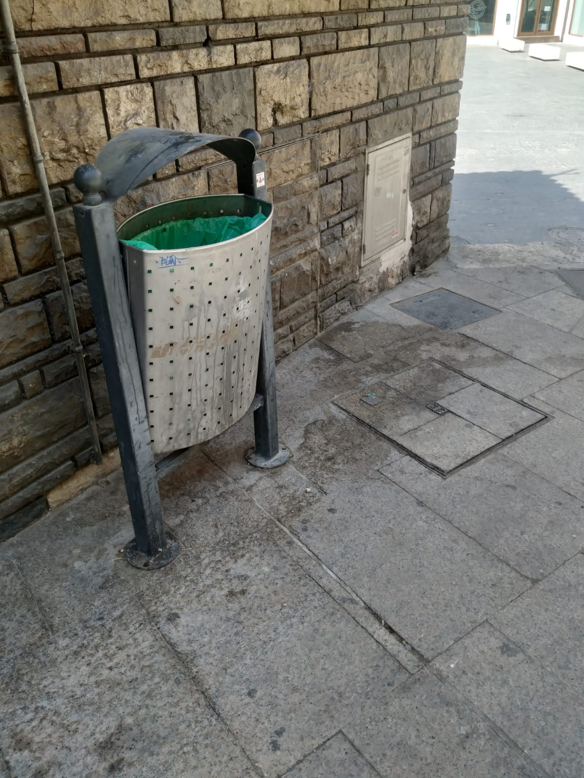 Zonas de contenedores y papeleras