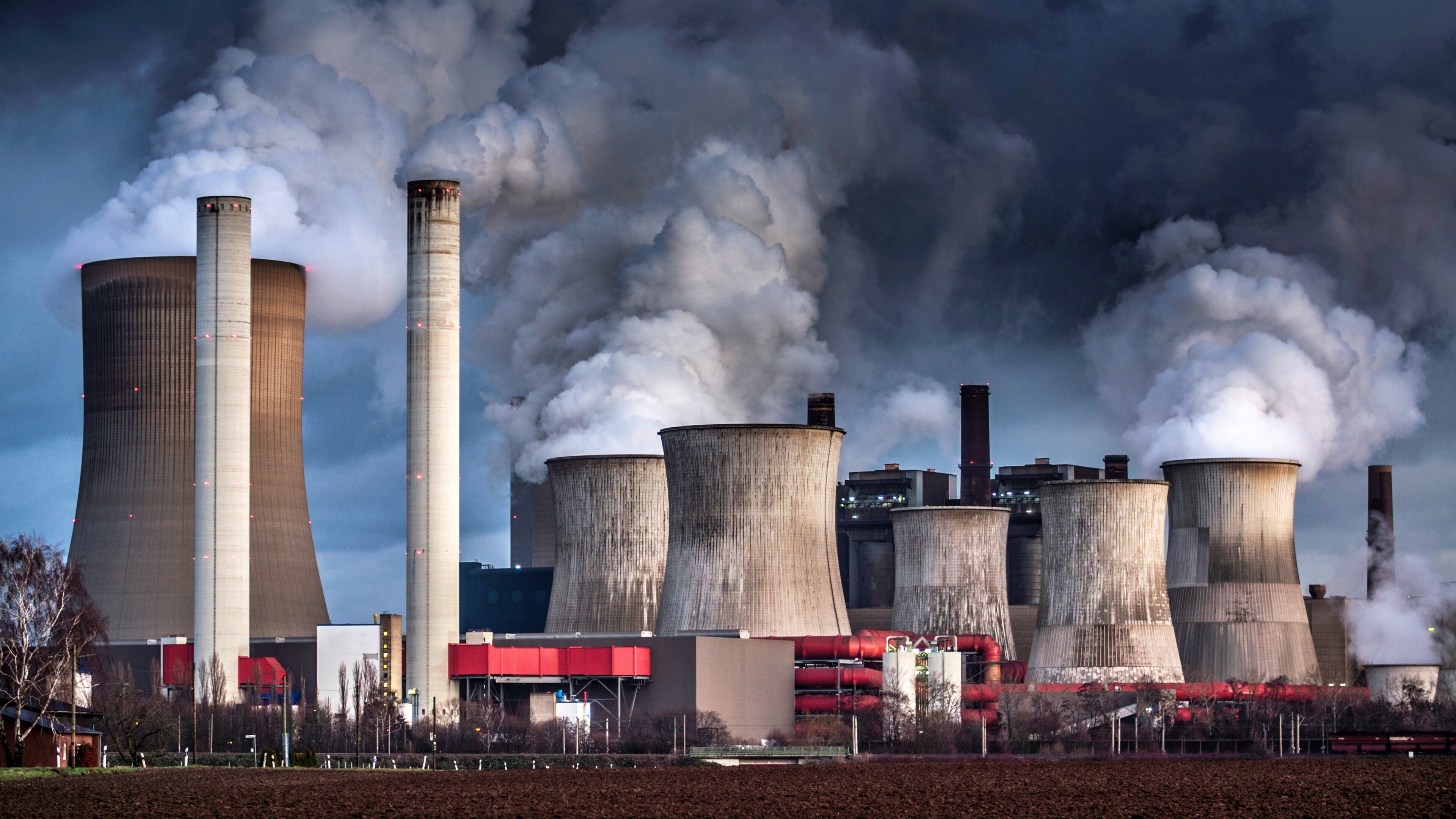 Emisiones de CO2 procedentes de una central eléctrica de carbón