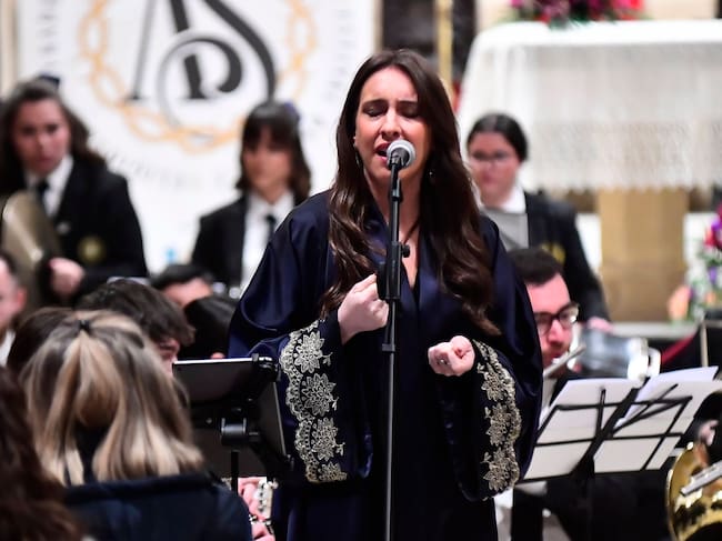 La cantaora linarense Belén Vega, junto a la Filarmónica de Gracia, durante el concierto "Así reza Úbeda" en la programación de Ars Sacrum