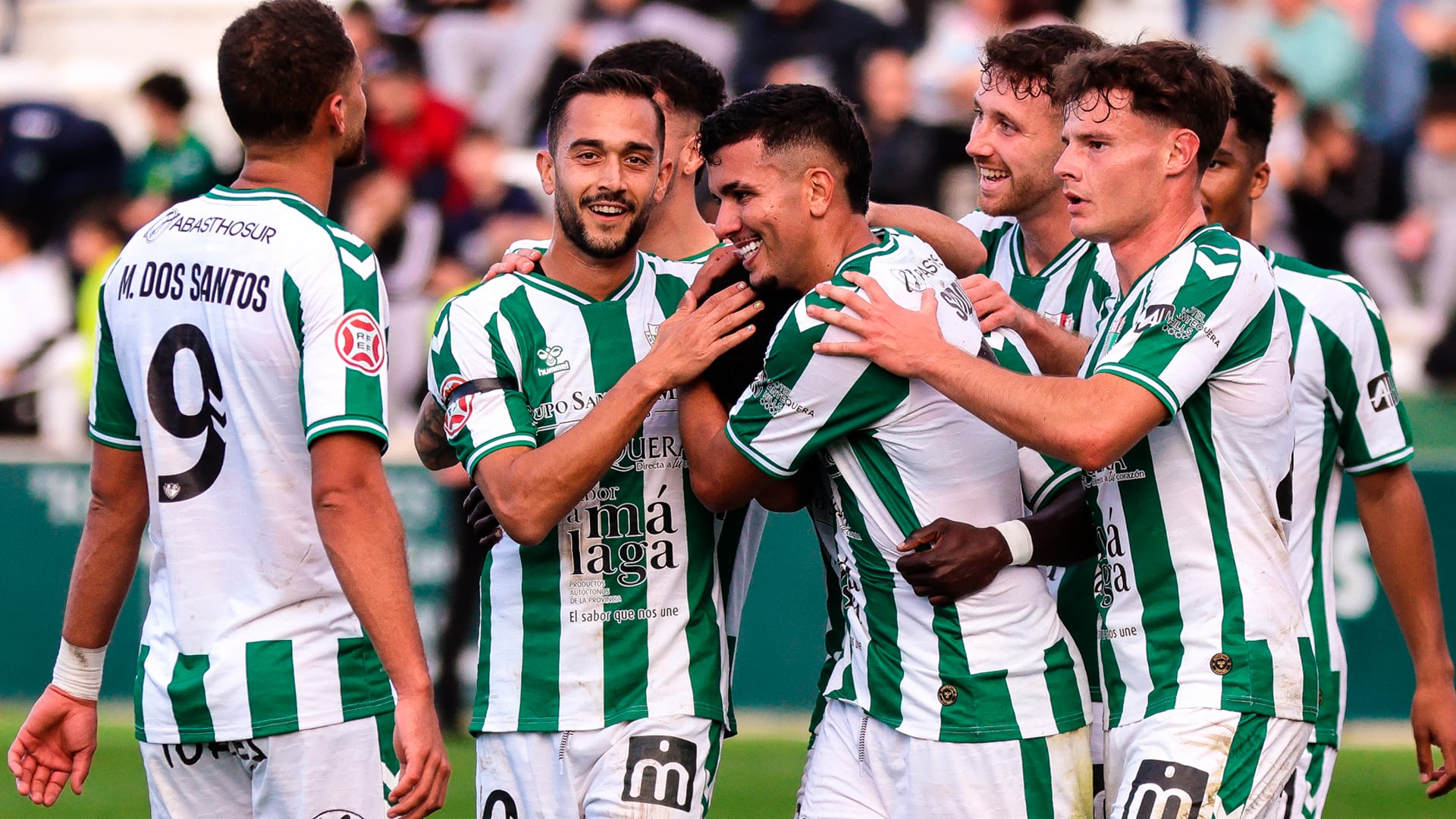 El Antequera CF celebra uno de los goles ante el Betis Deportivo