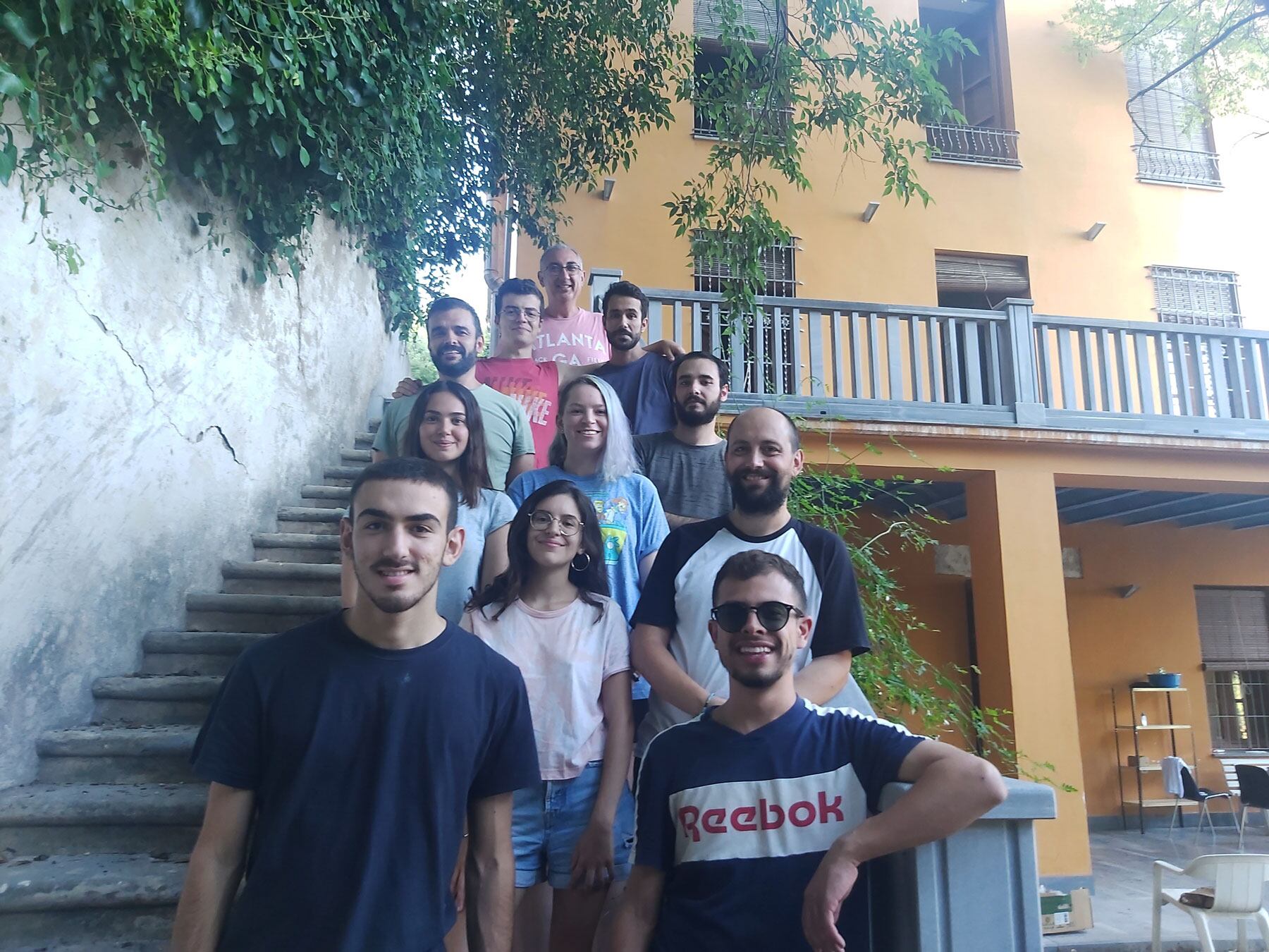 Cristo Hernández, junto a los alumnos de distintas universidades que han participado en la campaña de excavaciones