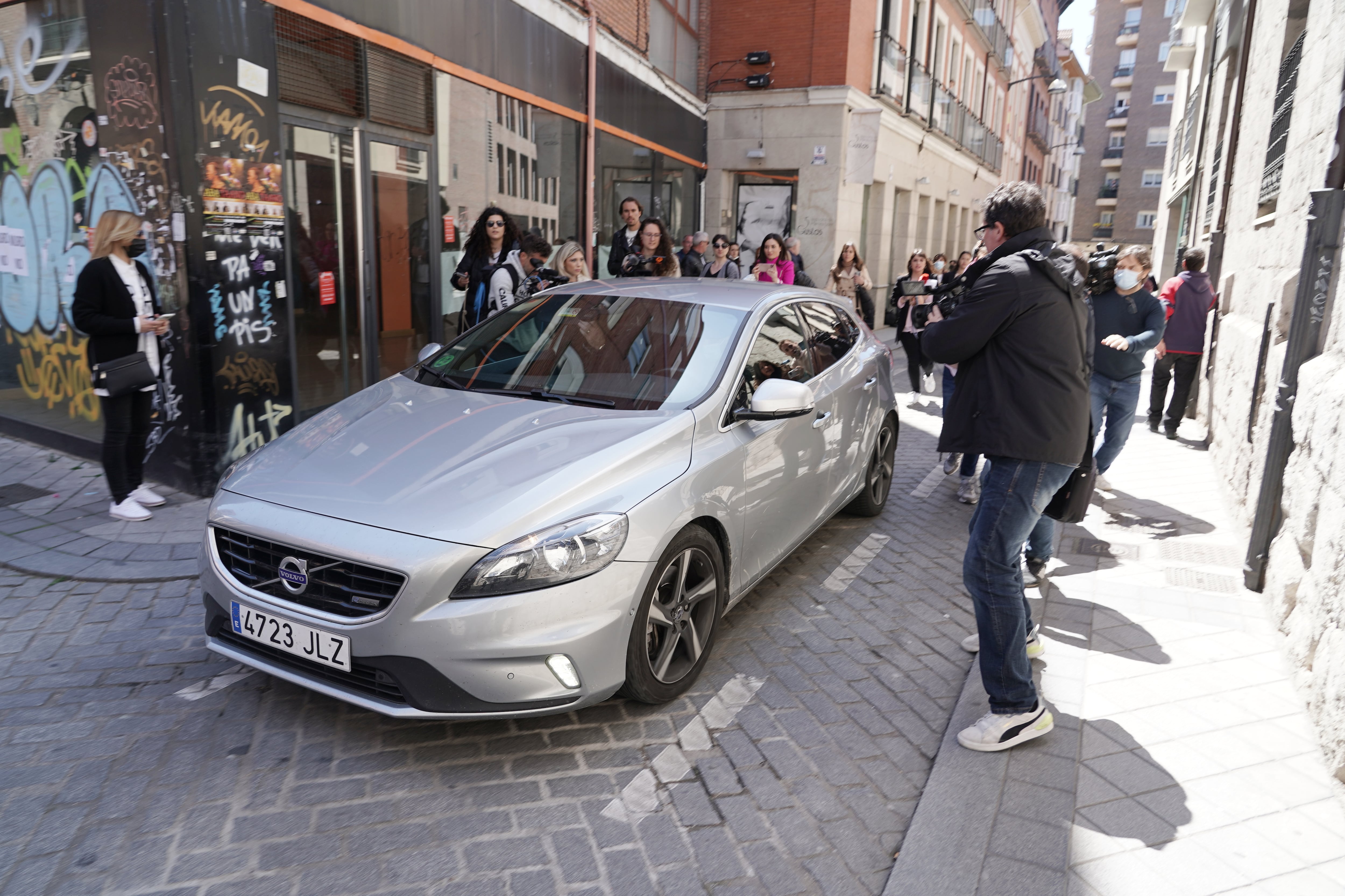 Salida del amigo de Esther López de declarar en los juzgados de Valladolid