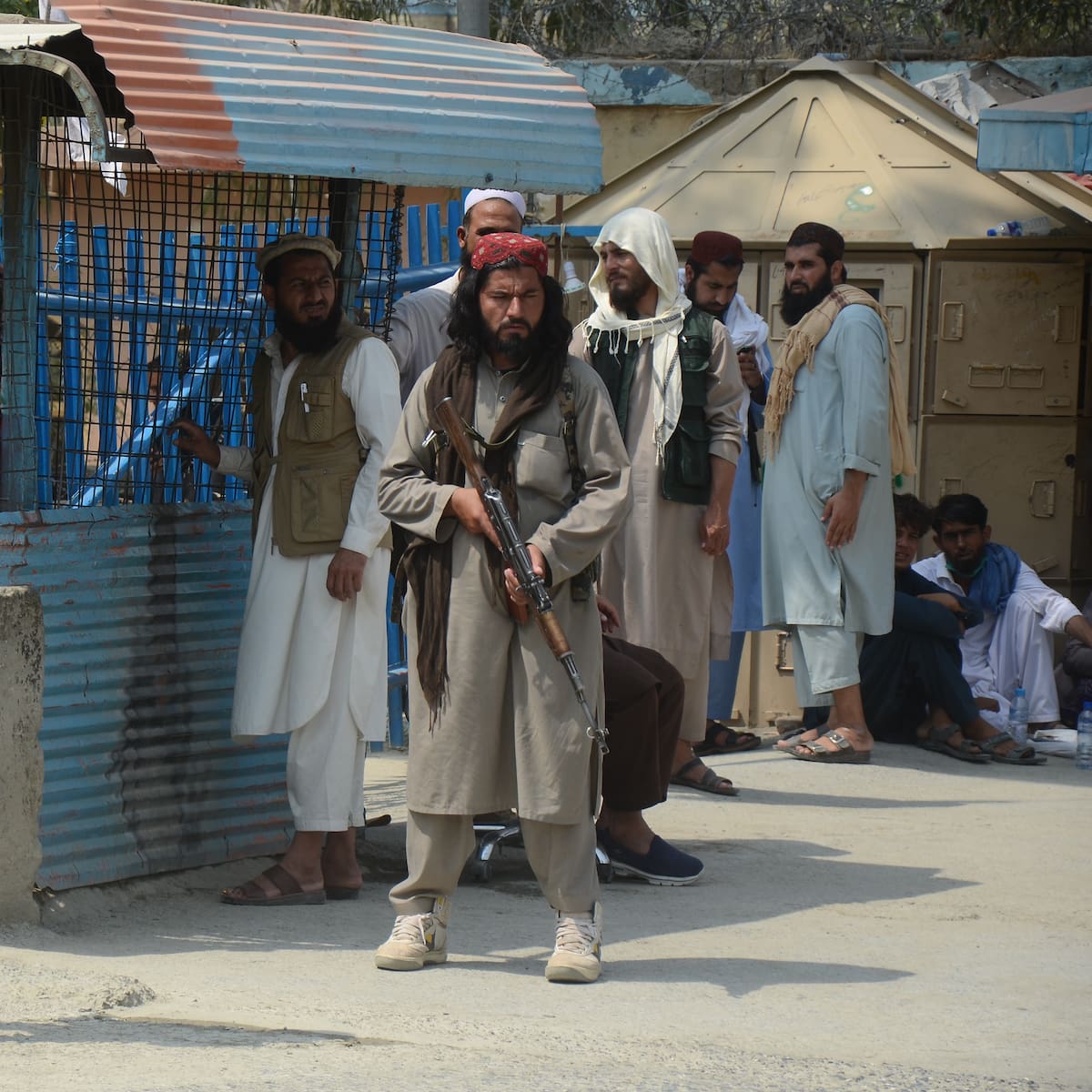 Las claves del conflicto entre Pakistán y Afganistán: una frontera impuesta, una etnia dividida y talibanes a ambos lados