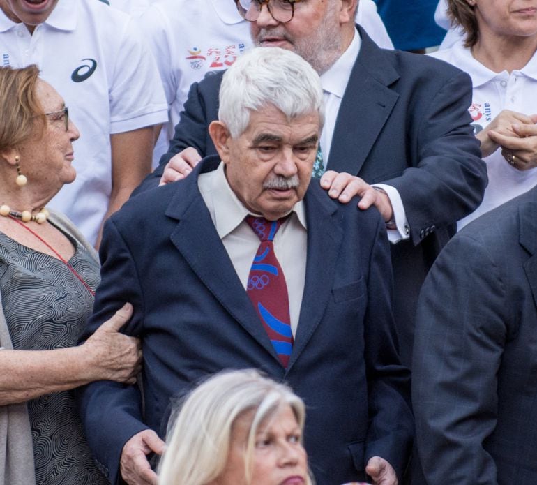 Diana Garrigosa (L) and Pasqual Maragall (C) attend the 25th anniversary of the Barcelona Olympics at the Palacete Albeniz.