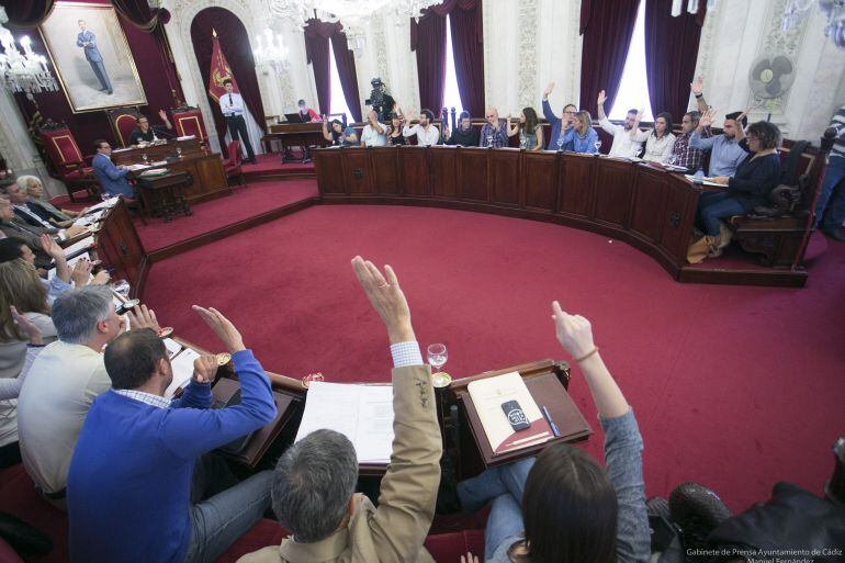 Pleno en el Ayuntamiento de Cádiz