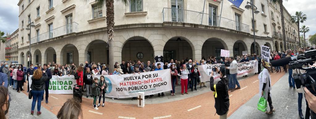 Protesta para reivindicar un hospital público Materno Infantil