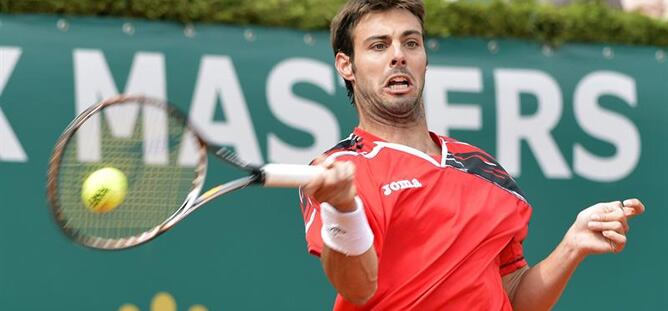 El tenista español Marcel Granollers, eliminado en el Conde de Godó en un partido en el que ha tenido problemas intestinales