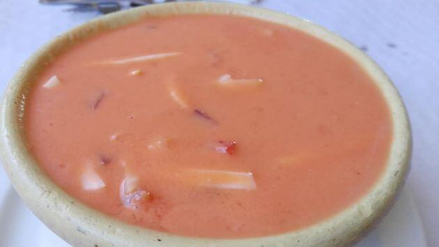 Gazpacho con guarnición