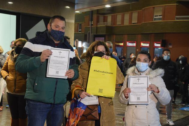 Carteles de protesta en Linares.