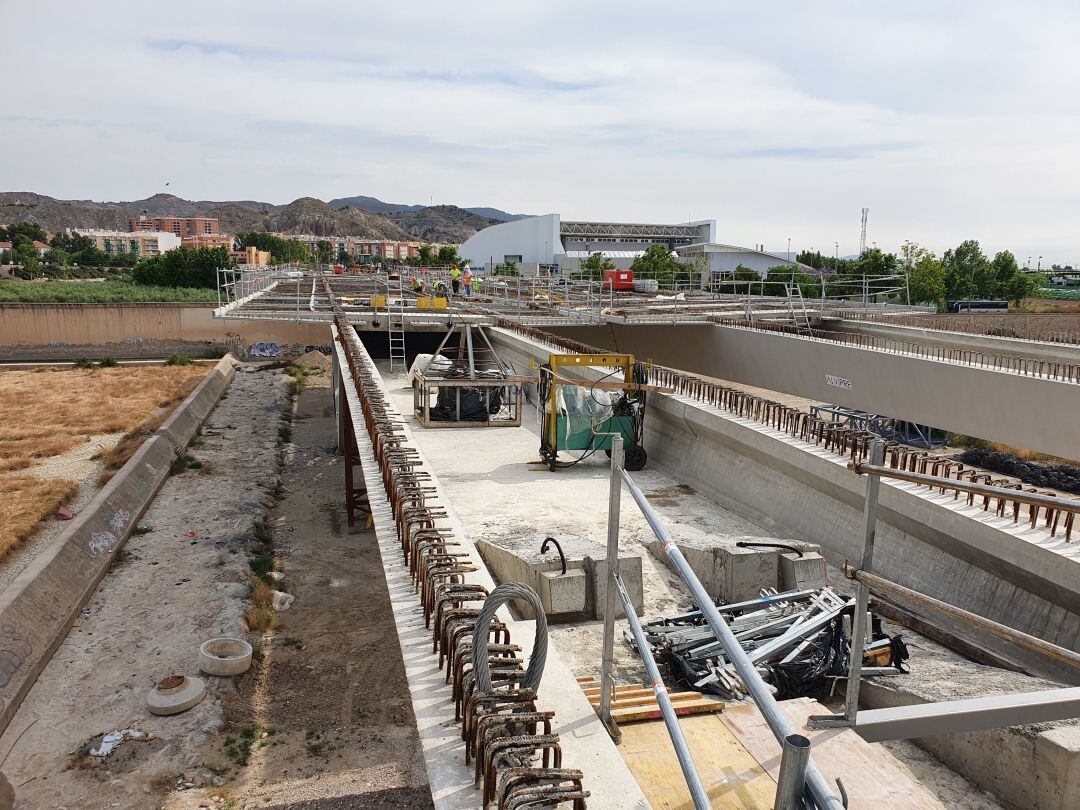 Las obras del nuevo viaducto sobre el río Guadalentín entran en su fase final