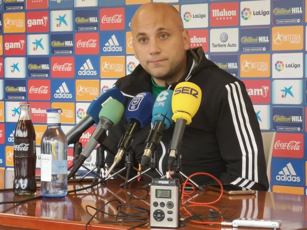 Javi Rozada durante una rueda de prensa en El Requexón