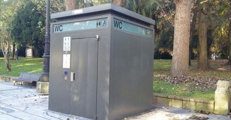 Aseo público en un parque de Oviedo