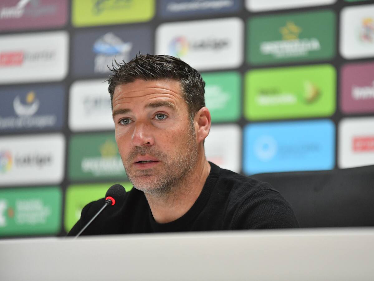 Luis Carrión: "Tenemos que defender fuerte y no recibir gol siempre que estamos mal"