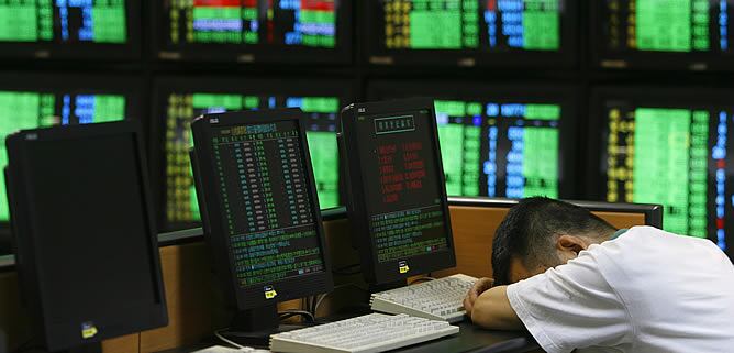 La Bolsa de Nueva York cerró ayer con un descenso del 5,69% en el índice Dow Jones de Industriales, después de que los decepcionantes resultados trimestrales de algunas empresas estadounidenses