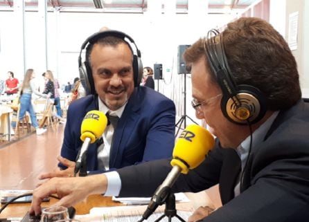 Valentín García y Fernando Berzosa durante el programa especial de Radio Aranda