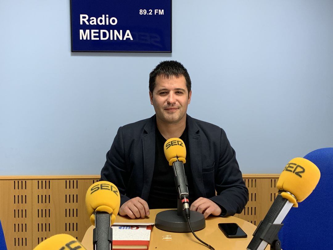 El portavoz de Gana Medina apuesta por dejar la política durante esta crisis sanitaria