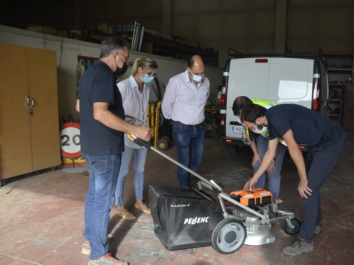 El Ayuntamiento de Barbastro renueva el equipo de maquinaria de jardinería