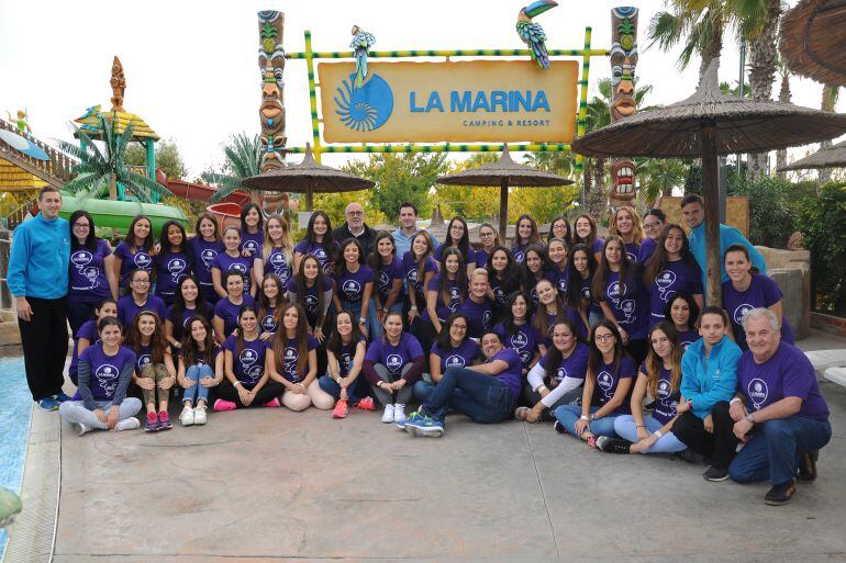 Las Reinas y Damas mayores de las comisiones de la Federación Gestora