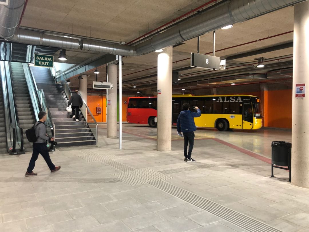 Estación de autobuses
 