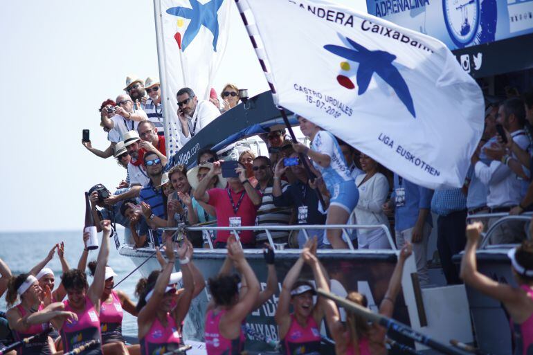 Las batelerak de San Juán celebran la victoria lograda en Castro Urdiales