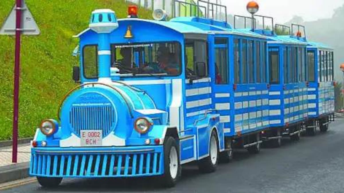 Detenido en Sopela el conductor de un tren turístico con 35 escolares tras dar positivo en drogas