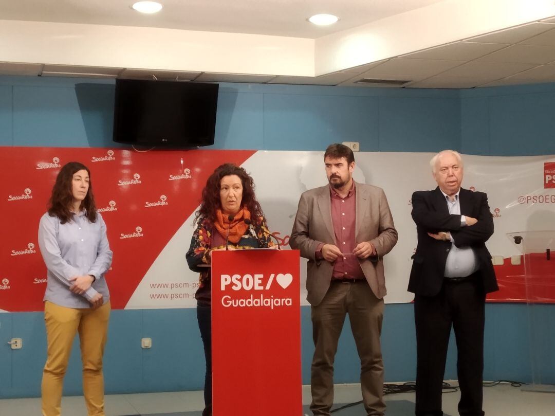 Lorena Álvarez, Rafael Esteban y dos concejales de Trillo