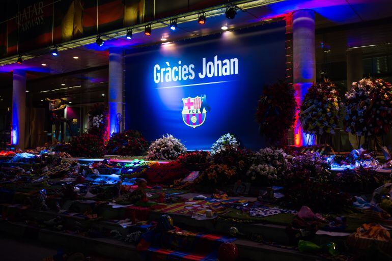 Homenaje a Cruyff en el Camp Nou