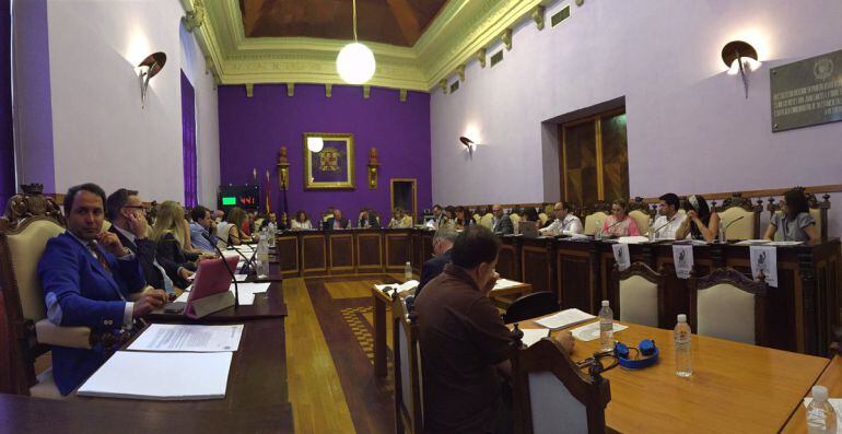 Imágen de archivo de un pleno municipal en el Ayuntamiento de Jaén