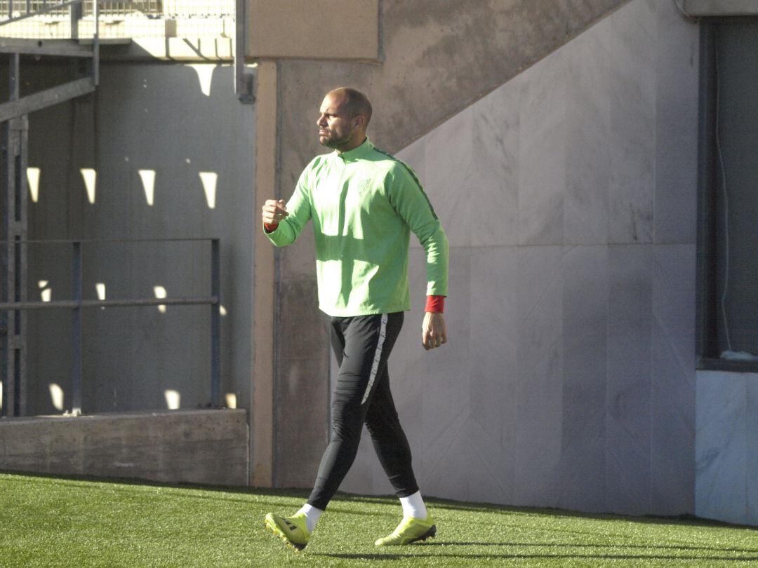 Nano González saliendo al Mediterráneo.