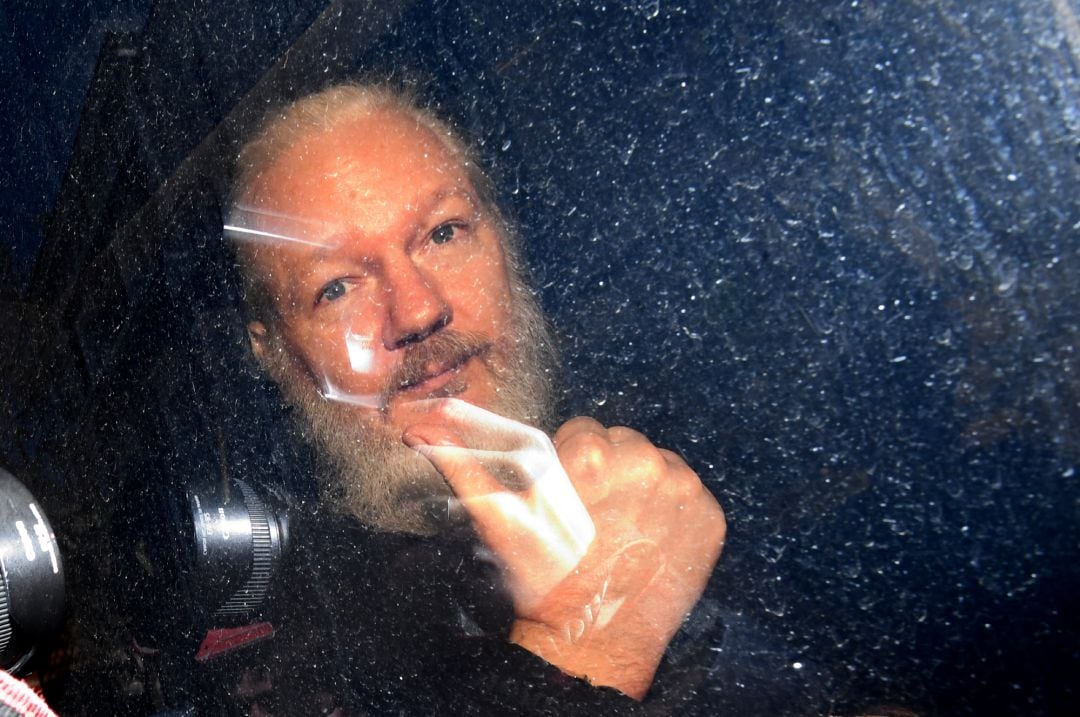 Ecuador publica las cartas en las que Reino Unido se compromete a proteger a Assange de la pena de muerte.