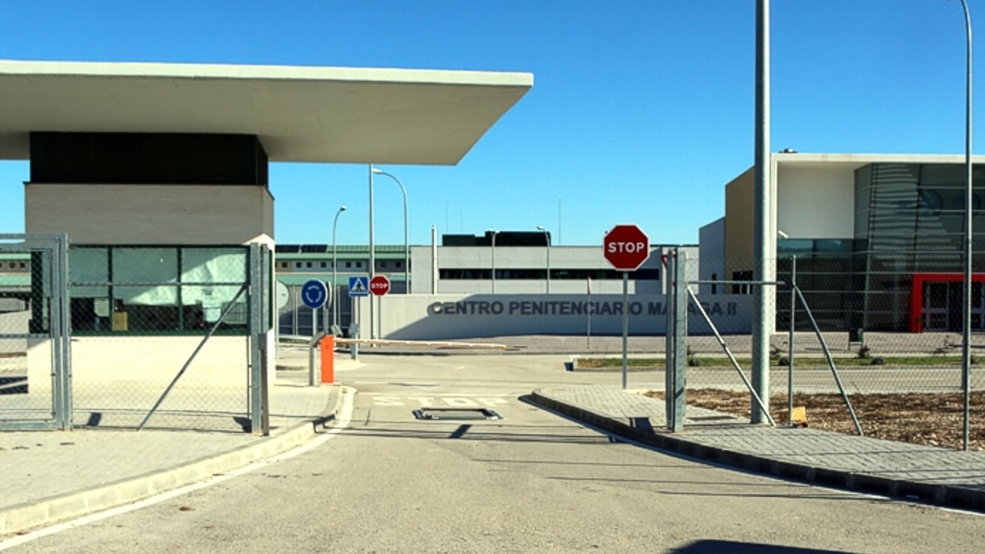 Entrada al Centro Penitenciario Málaga II en Archidona