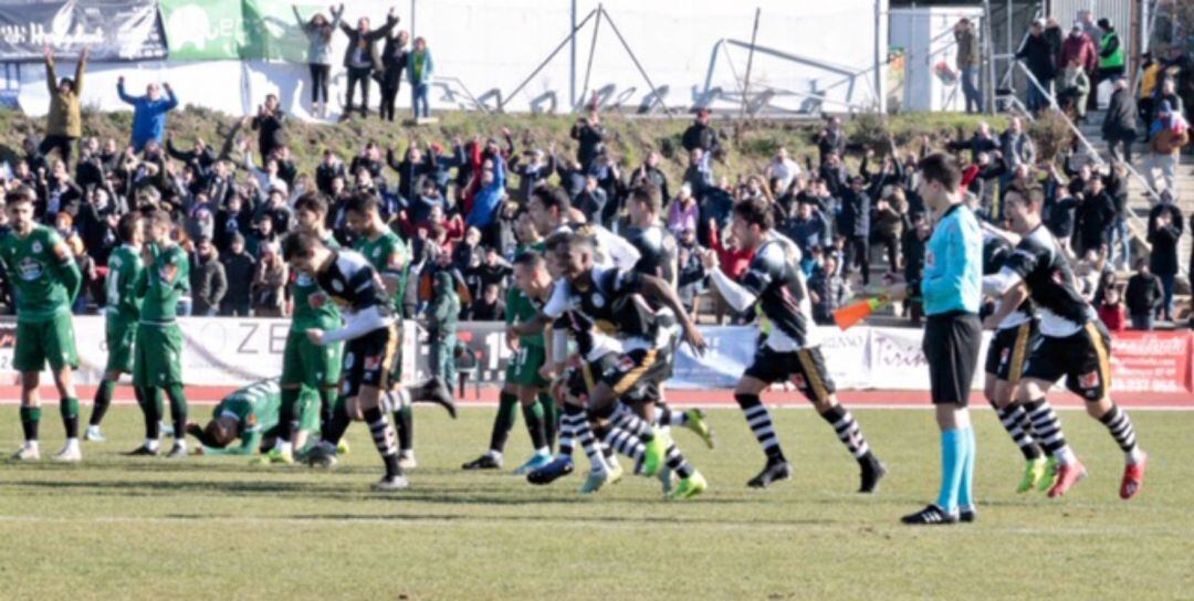 Imagen del momento en el que Unionistas se clasifica para los dieciseisavos de final de la Copa del Rey ante el Deportivo de La Coruña