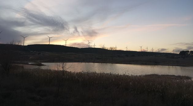 El embalse de encuentra en Carrascosa del Campo, dirección Saelices.