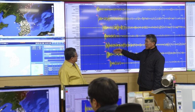 Corea del Norte anuncia en su televisión estatal que ha realizado su primera prueba con una bomba nuclear de hidrógeno, poco después de que se detectara un seísmo de 5 grados de magnitud en la escala abierta de Ritcher en el noreste del país como consecue