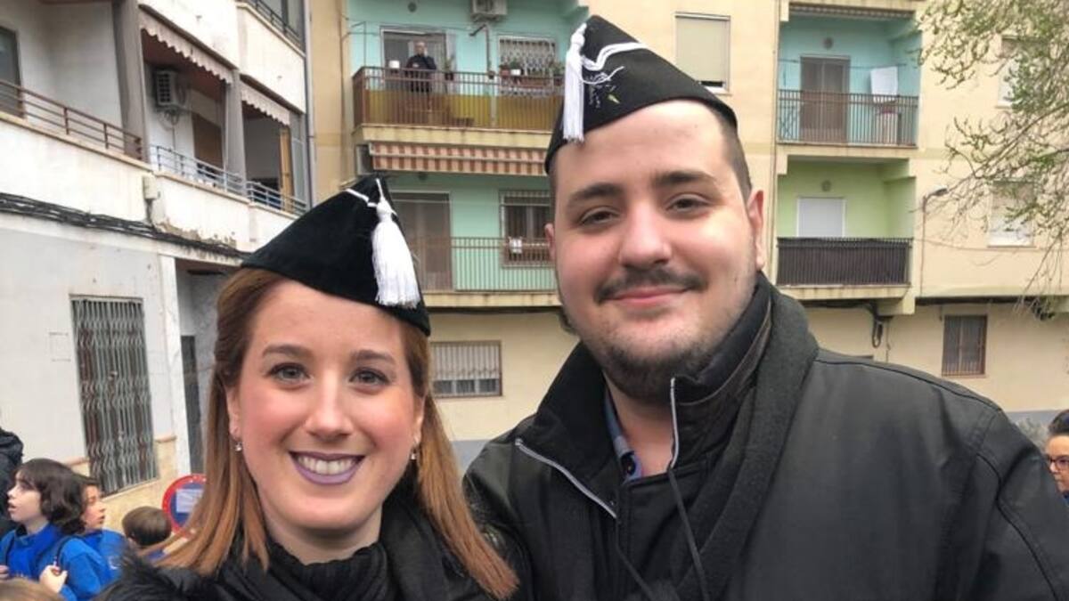 Aurora Belda Doñate y Arturo Alarcón Doñate, abanderada y capitán de la comparsa de Estudiantes de Elda 2023