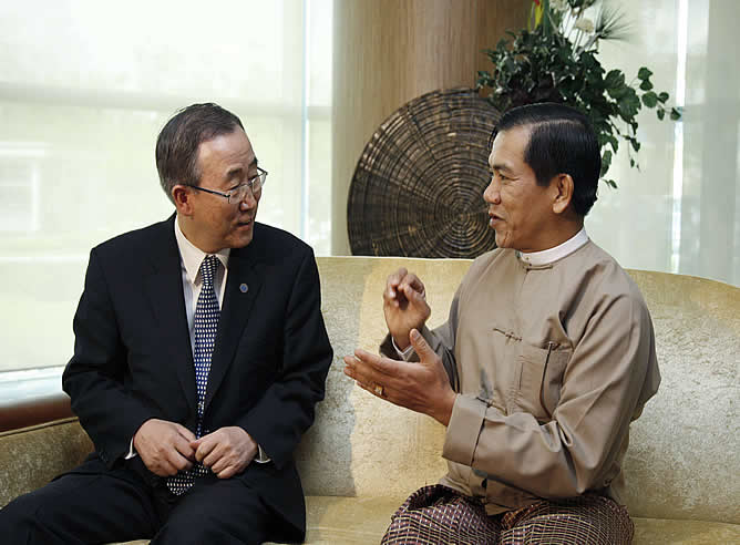 El secretario general de la ONU, Ban Ki Moon, llegó hoy a la capital birmana, Naypyidaw, donde se reunirá mañana con el líder de la Junta, Than Shwe, tras visitar el área del Delta de Irrawaddy, la zona más afectada por el ciclón Nargis.