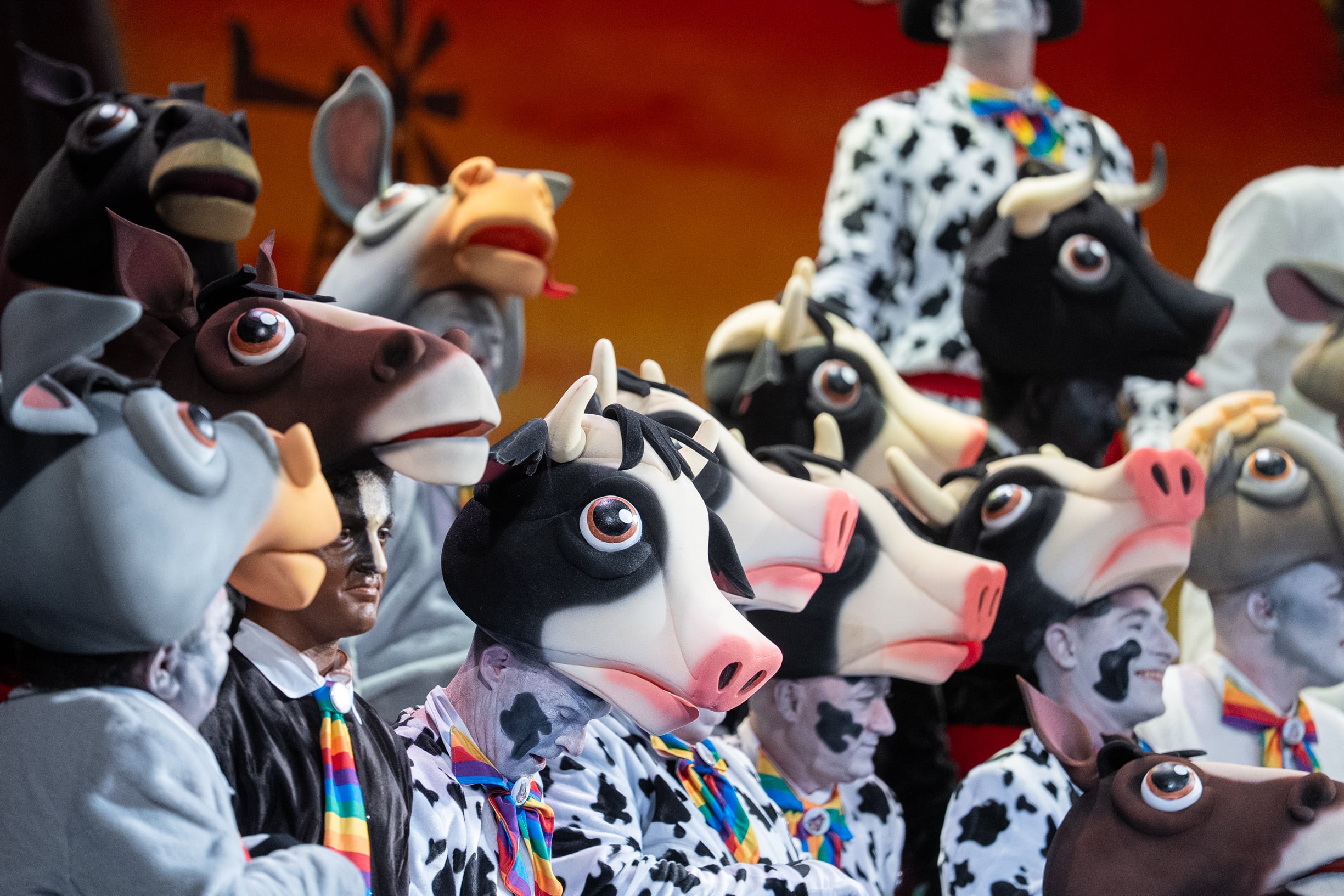 Coro: ¡Qué pecha de paja!