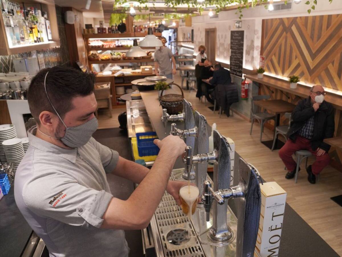 Canarias y Baleares, únicas comunidades que han repartido todas las ayudas a bares, restaurantes y autónomos