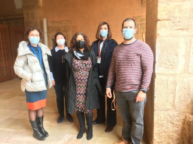 Mª Jesús Carrillo, directora de la Biblioteca Valenciana junto a su equipo de técnicos